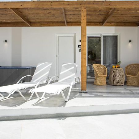 Calma Luxury Studios & Suites ฟาลิรากี ภายนอก รูปภาพ