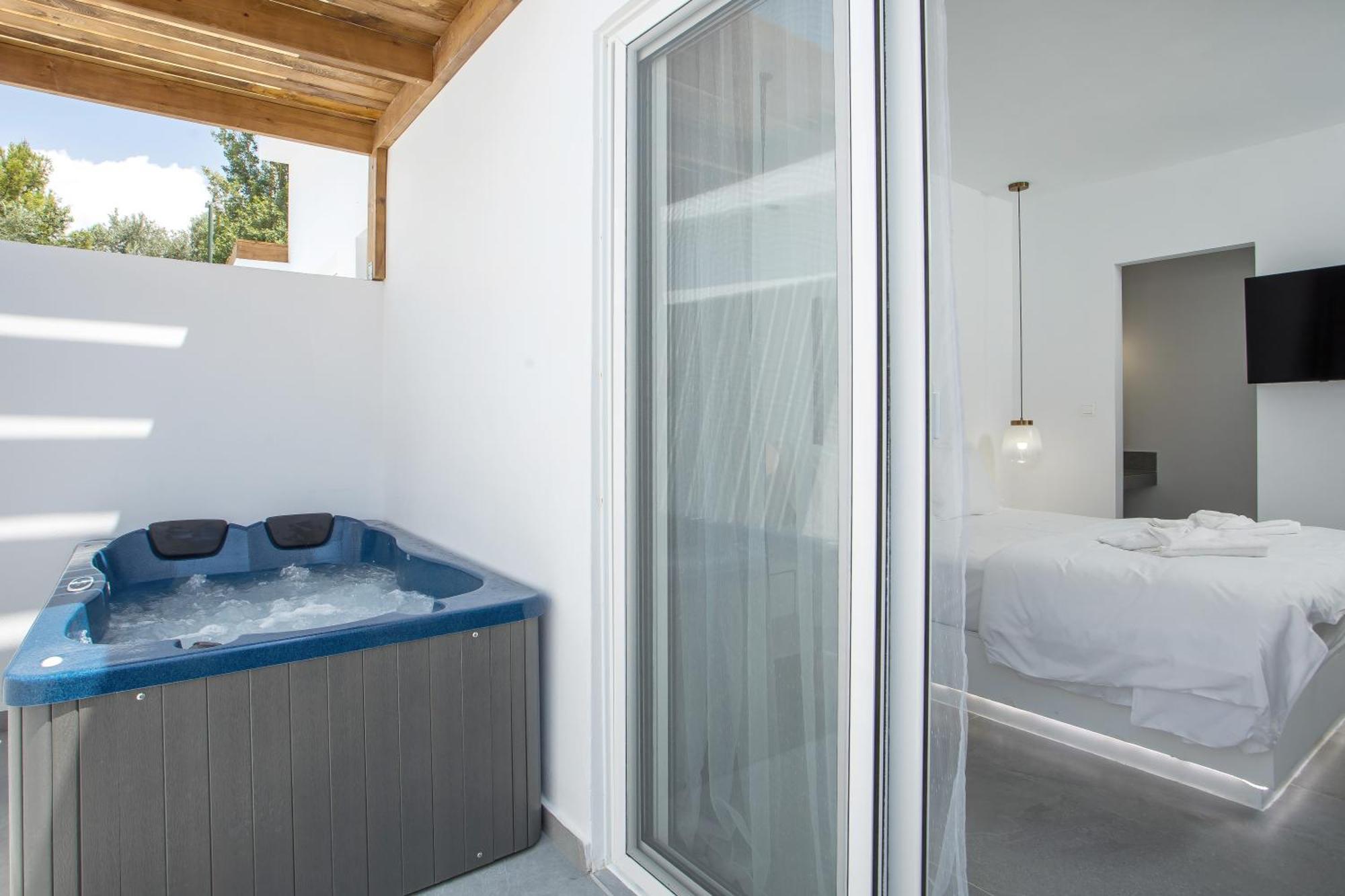 Calma Luxury Studios & Suites ฟาลิรากี ภายนอก รูปภาพ