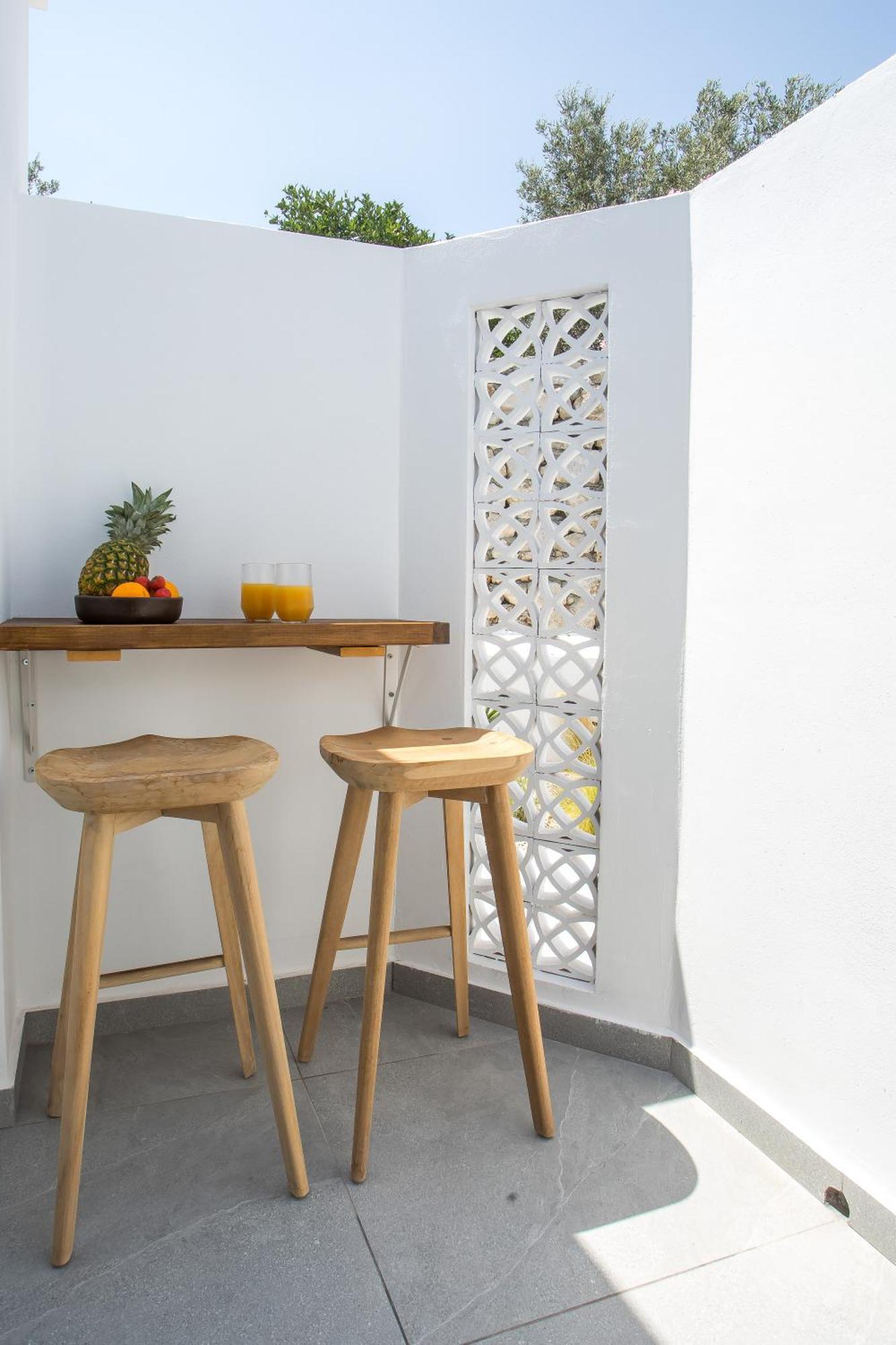 Calma Luxury Studios & Suites ฟาลิรากี ภายนอก รูปภาพ