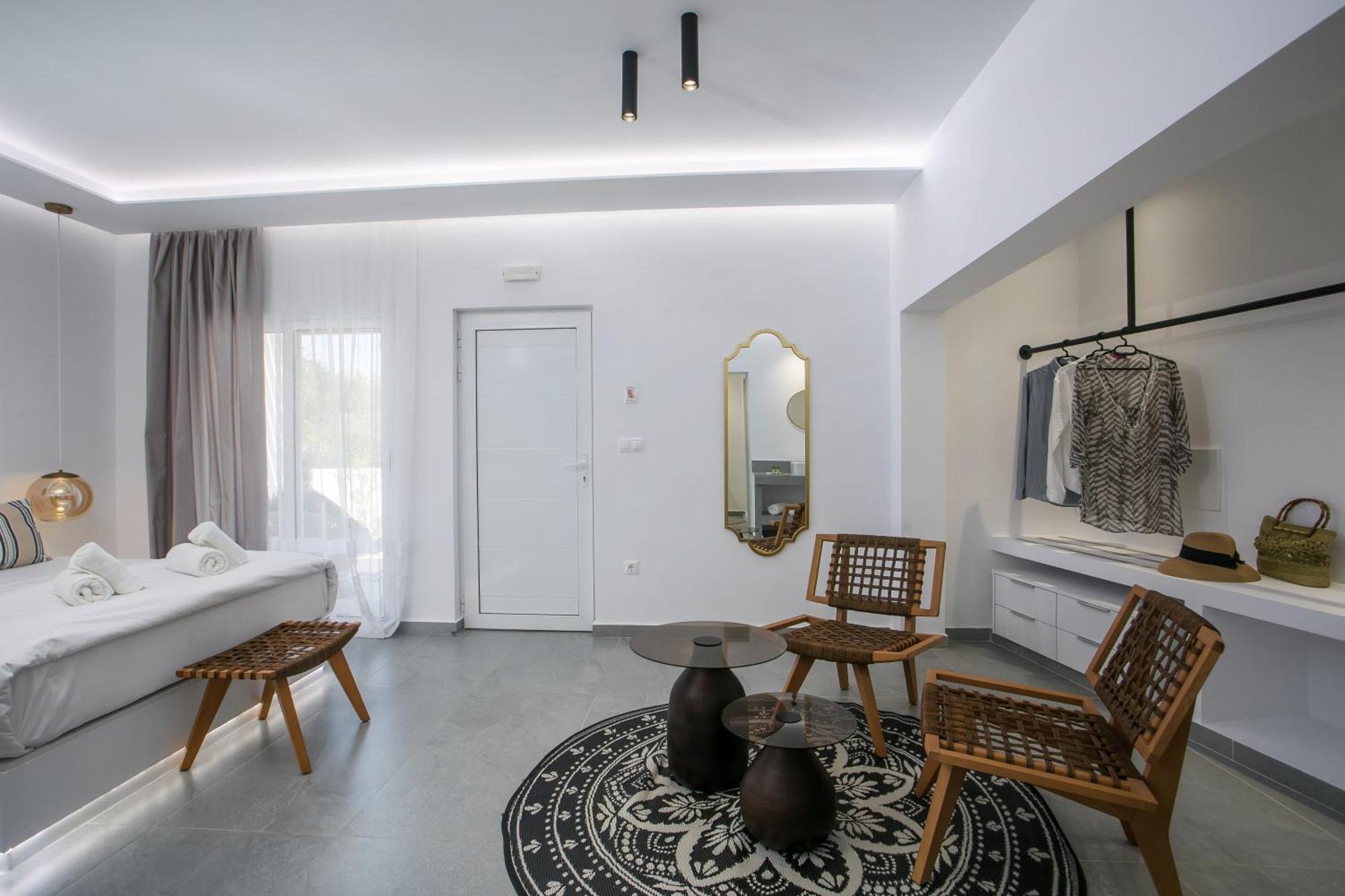 Calma Luxury Studios & Suites ฟาลิรากี ภายนอก รูปภาพ