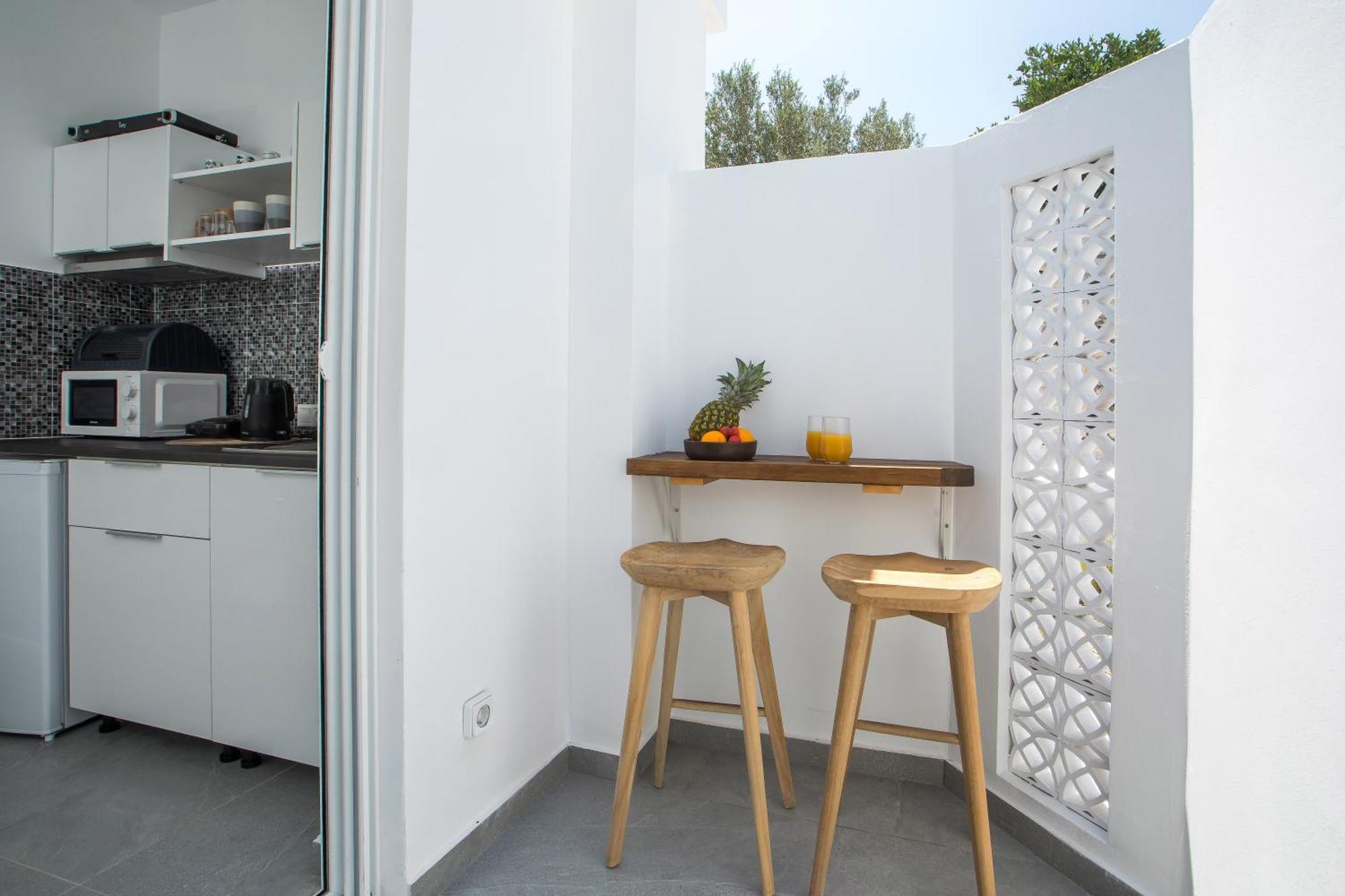 Calma Luxury Studios & Suites ฟาลิรากี ภายนอก รูปภาพ