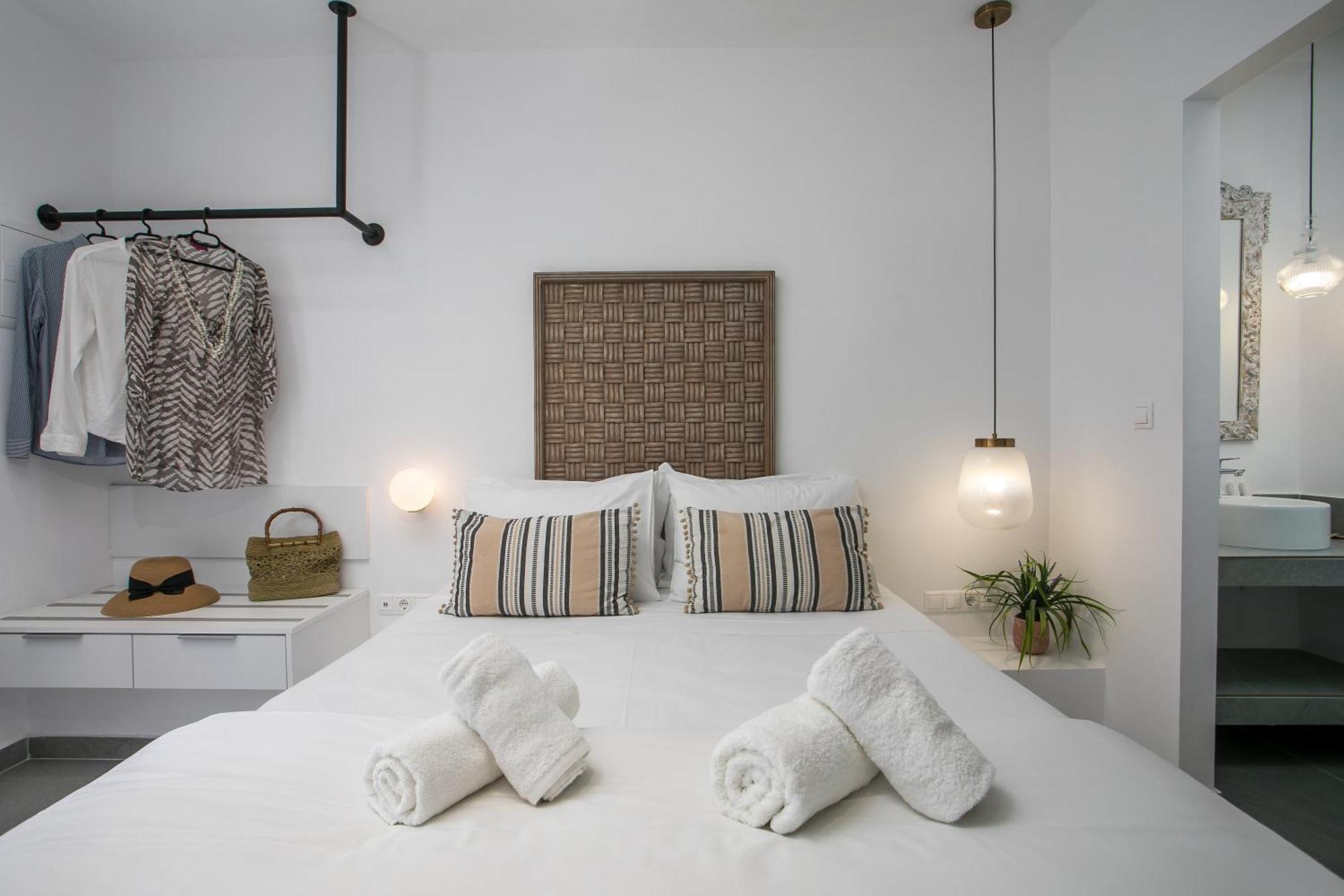 Calma Luxury Studios & Suites ฟาลิรากี ภายนอก รูปภาพ