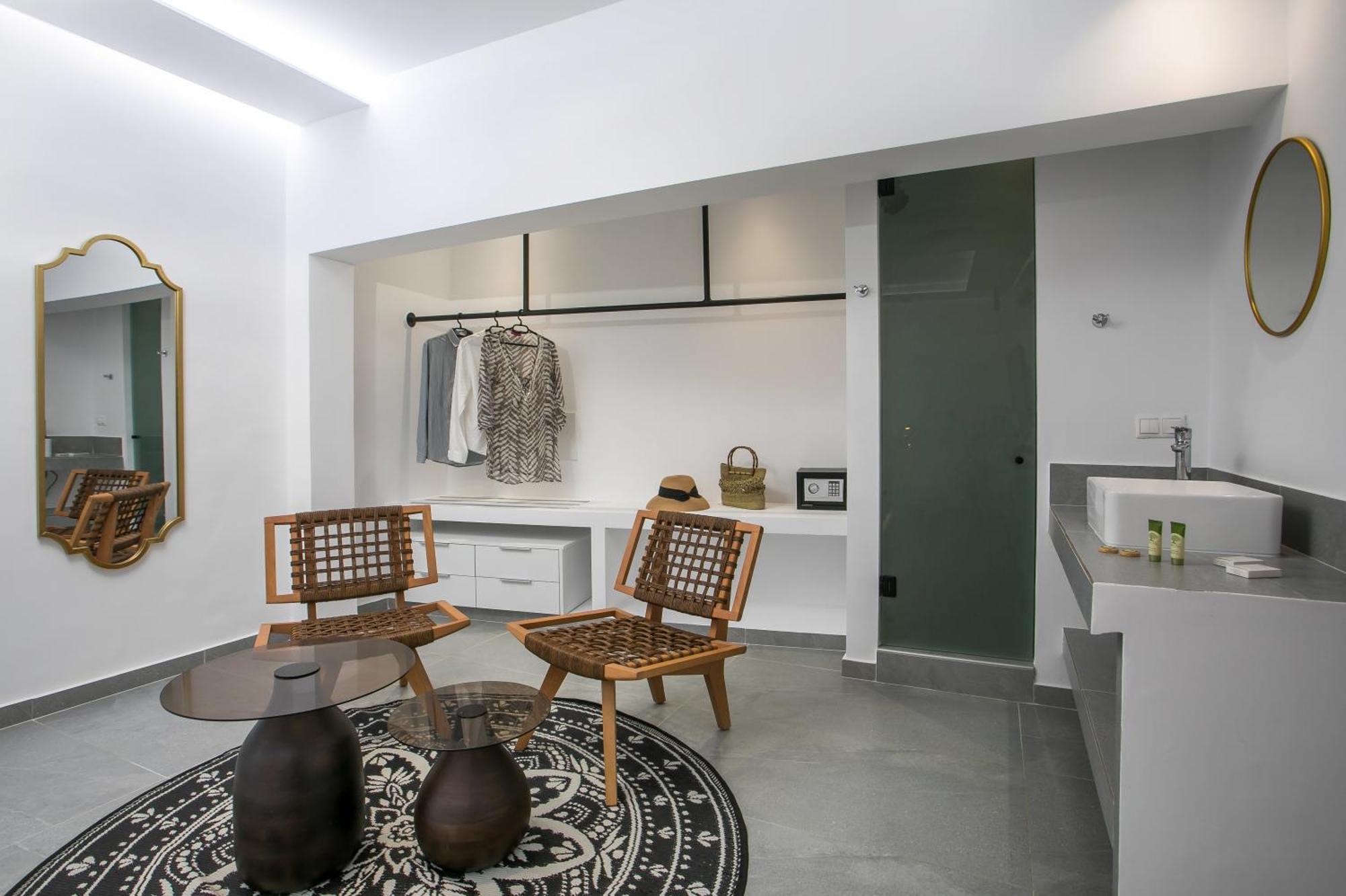 Calma Luxury Studios & Suites ฟาลิรากี ภายนอก รูปภาพ