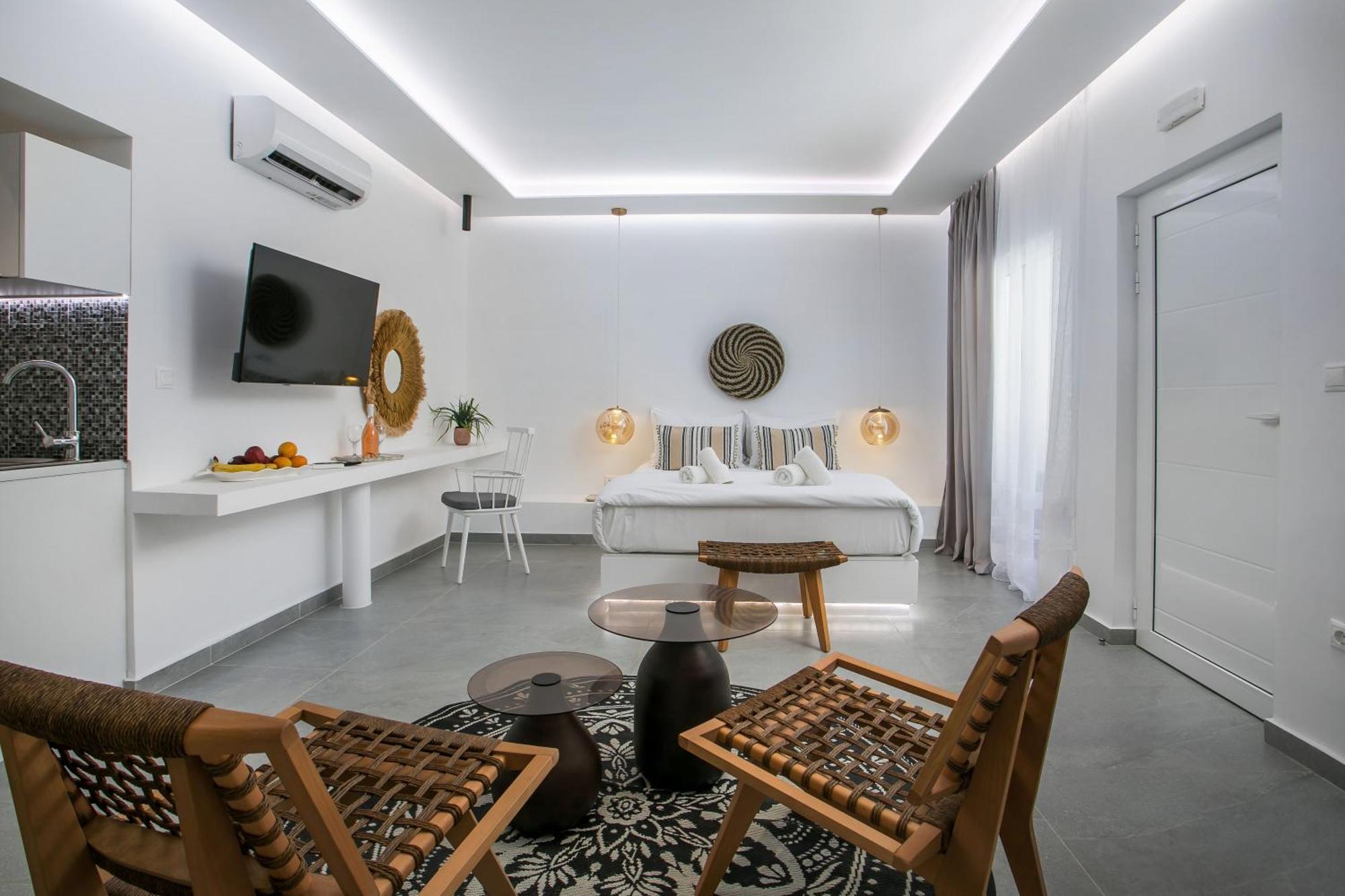 Calma Luxury Studios & Suites ฟาลิรากี ภายนอก รูปภาพ