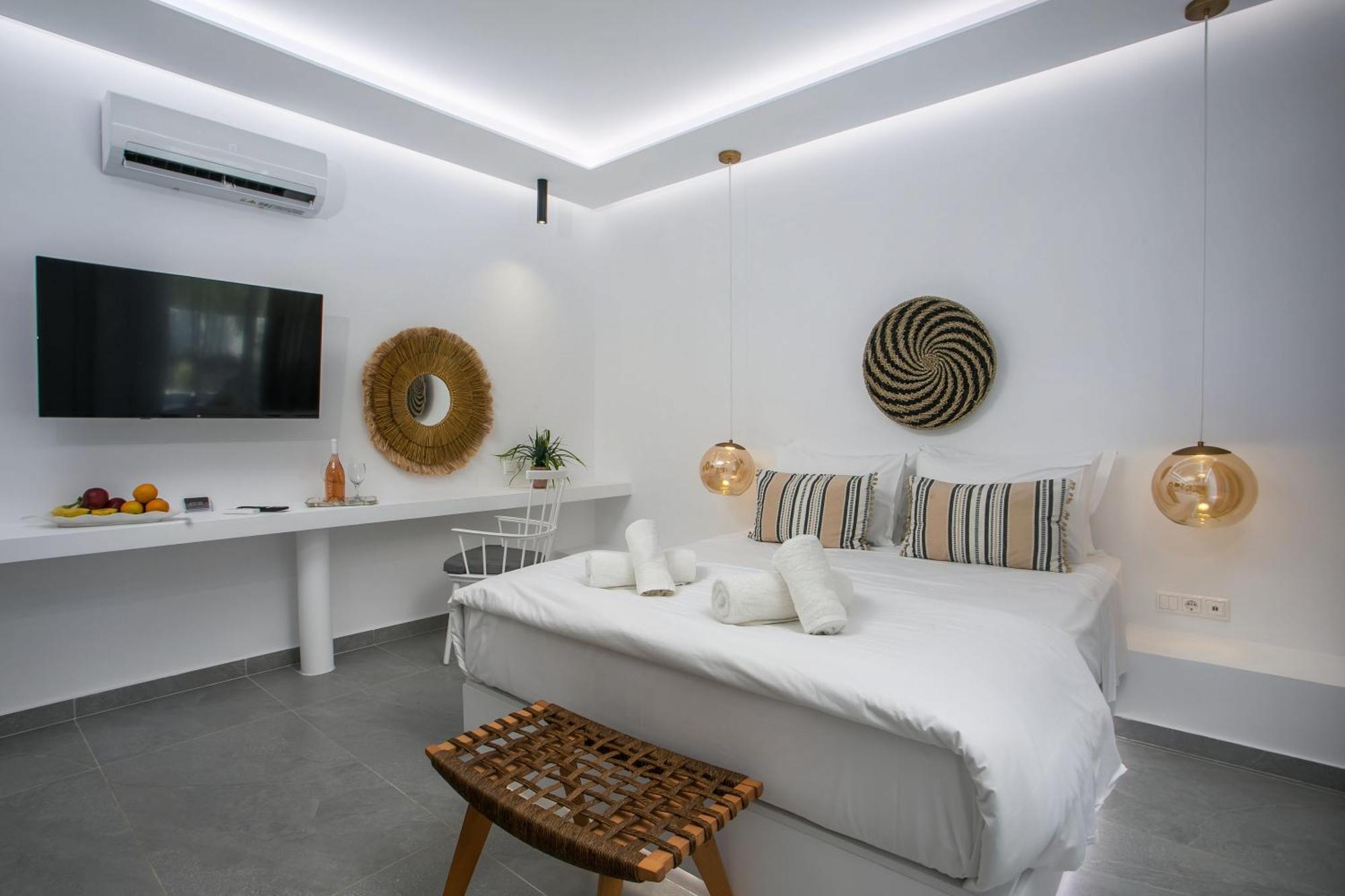 Calma Luxury Studios & Suites ฟาลิรากี ภายนอก รูปภาพ