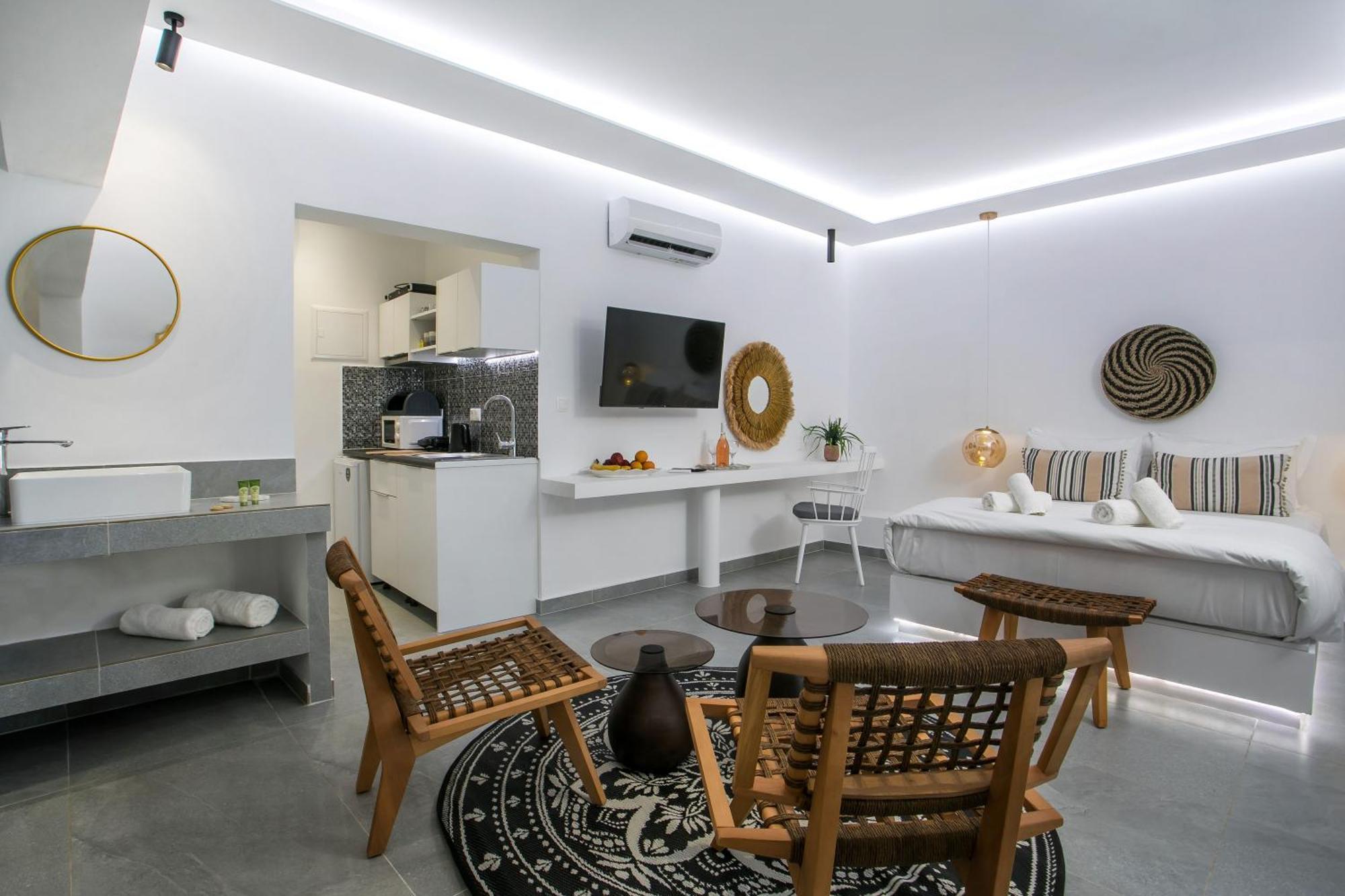 Calma Luxury Studios & Suites ฟาลิรากี ภายนอก รูปภาพ