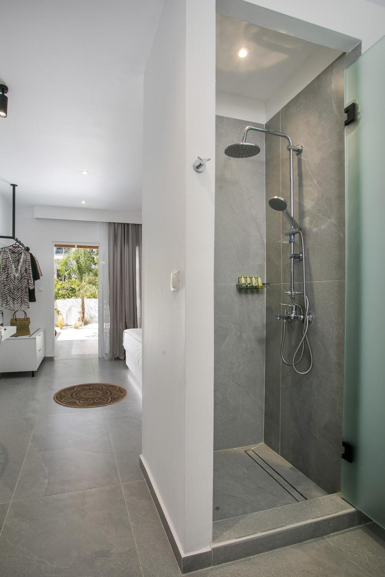 Calma Luxury Studios & Suites ฟาลิรากี ภายนอก รูปภาพ