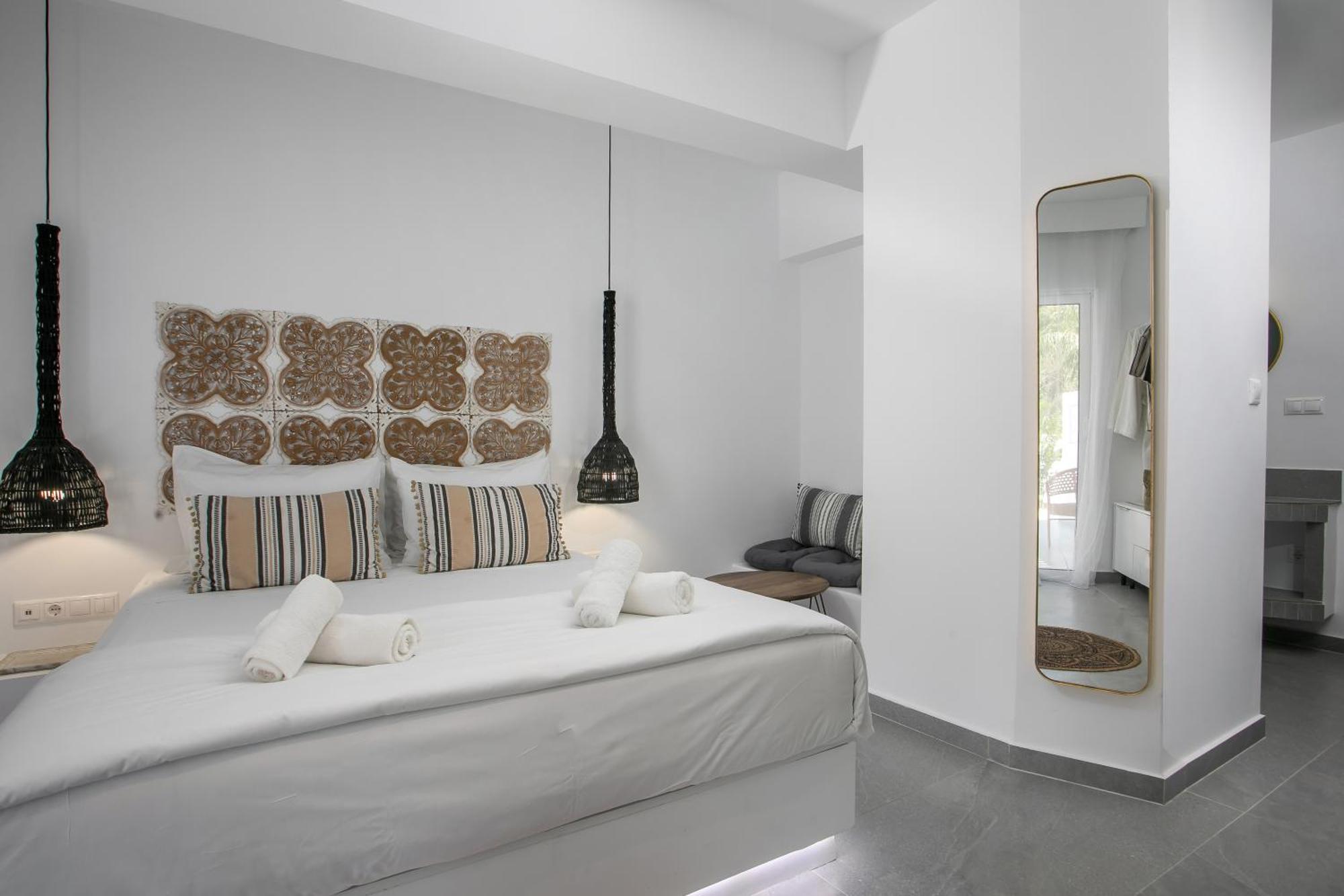 Calma Luxury Studios & Suites ฟาลิรากี ภายนอก รูปภาพ