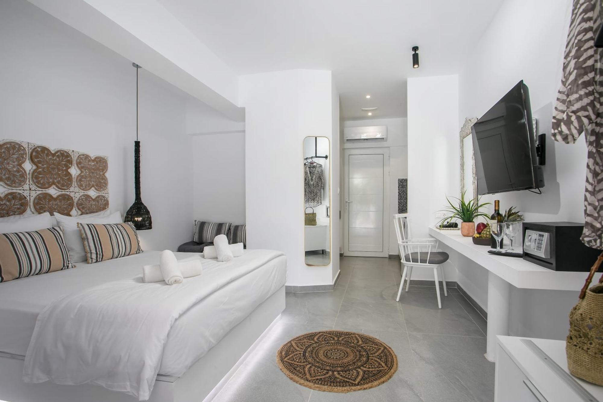 Calma Luxury Studios & Suites ฟาลิรากี ภายนอก รูปภาพ