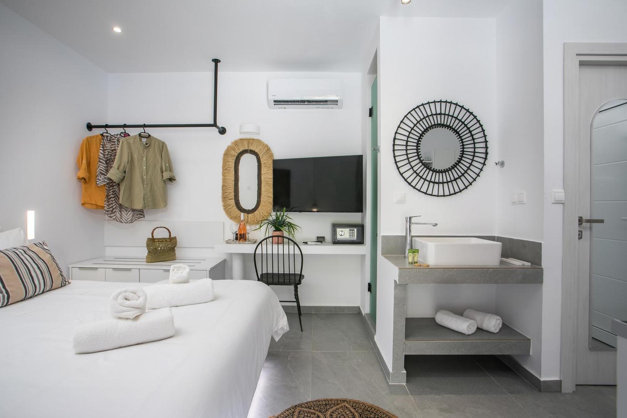 Calma Luxury Studios & Suites ฟาลิรากี ภายนอก รูปภาพ